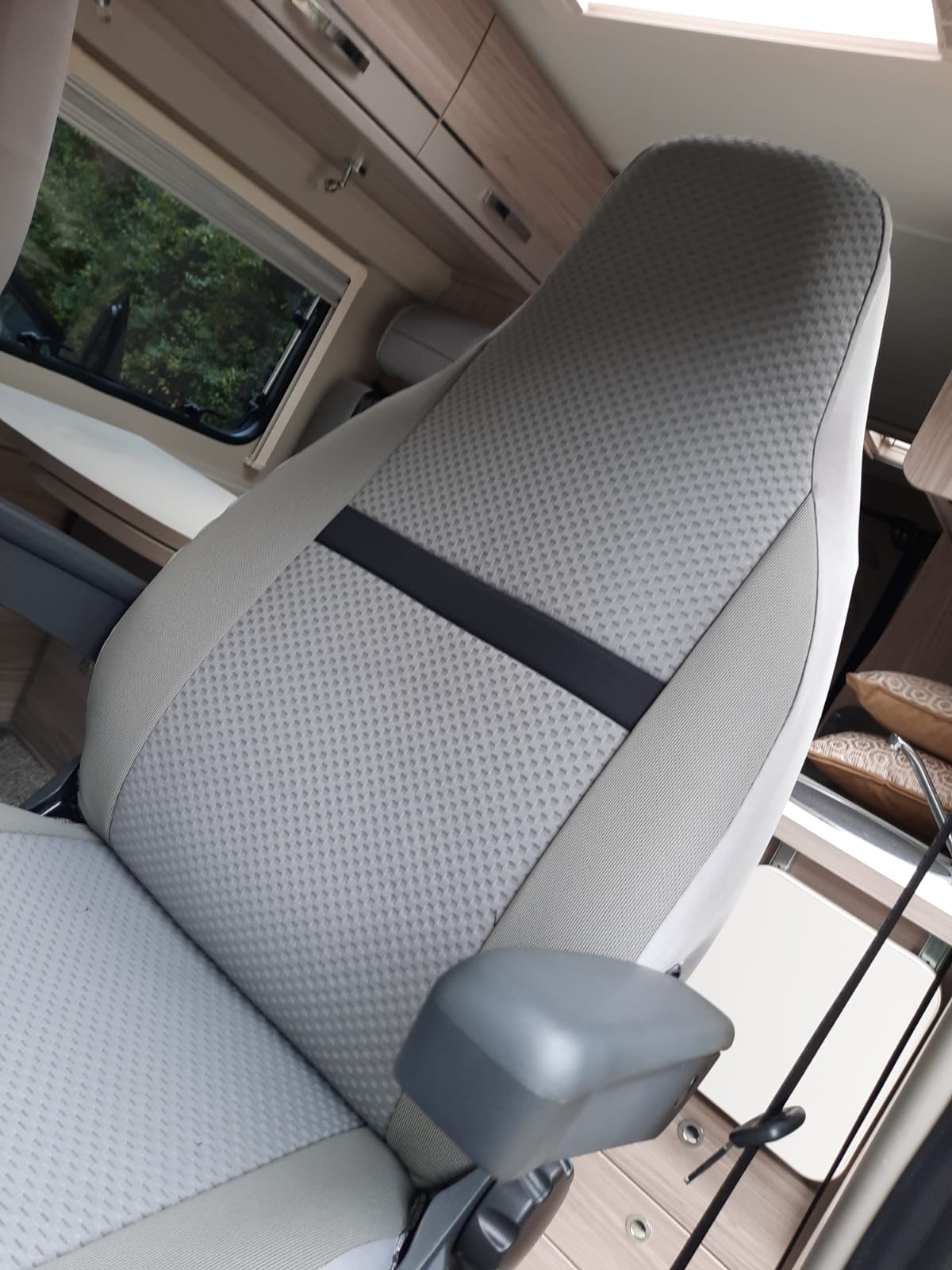 Hymer Motorhome, MH-1095 Special request, Re trim rear cushions + front seat covers - Image 2