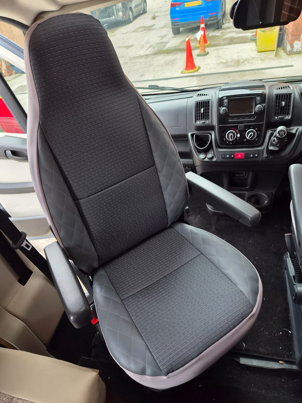 Citroen Motorhome 2 front seat covers, MH-1066 Hastings in Grey diamond trim. - Image 7